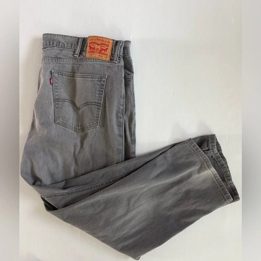 Levis 541 Jeans Mens 42x30 Gray Denim Athletic Slim Fit Tapered Stretch Workwear